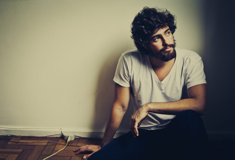 Qinho Faz Clipe Nostalgico Para Versao De Cazuza Faz Parte Do Meu Show Revista O Grito Cultura Pop Cena Independente Musica Quadrinhos E Cinema revista o grito